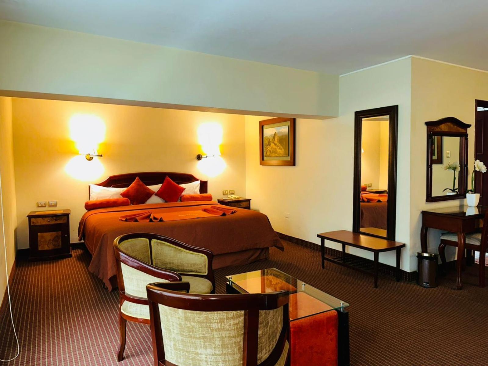 Continental Hotel 3*